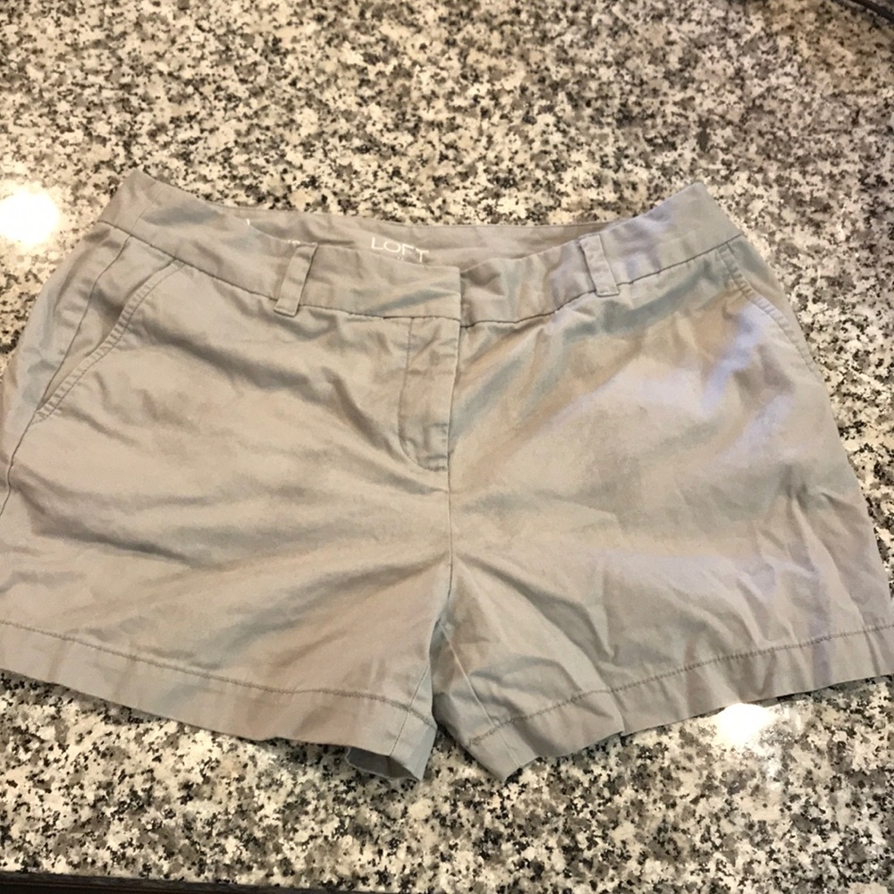 Grey shorts